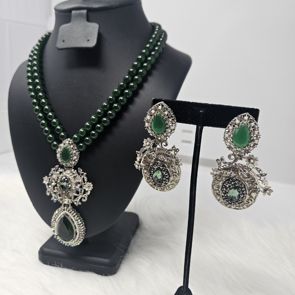 Elegant Green and Silver Jewelry Set